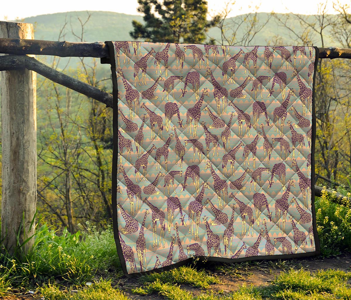 Aztec Giraffe Pattern Print Quilt