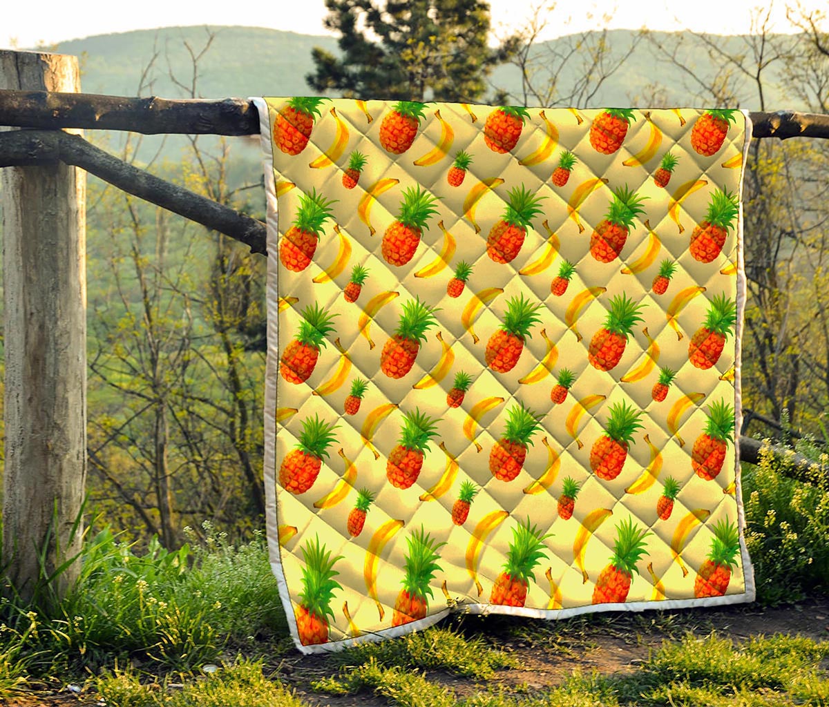 Banana Pineapple Pattern Print Quilt