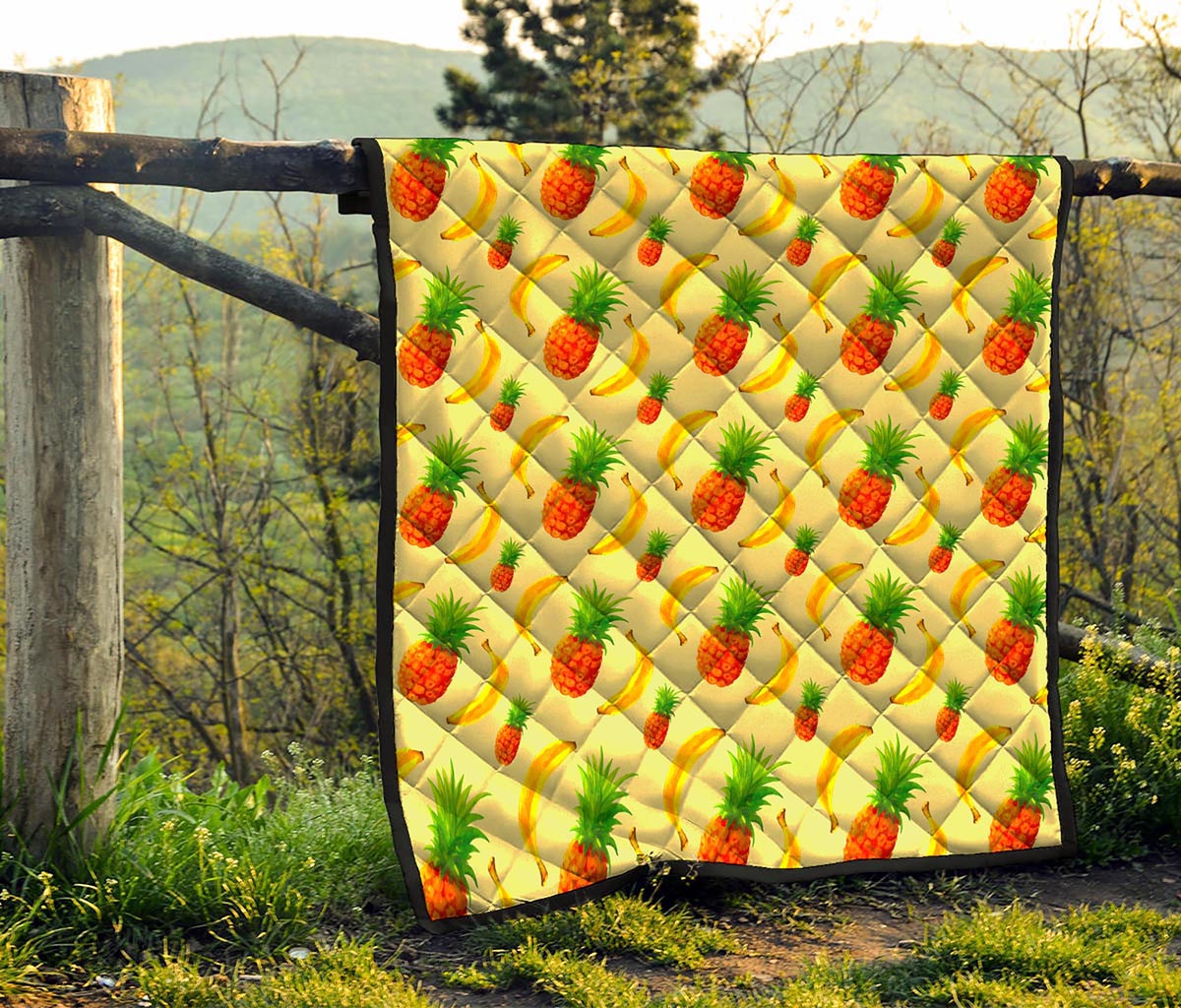 Banana Pineapple Pattern Print Quilt