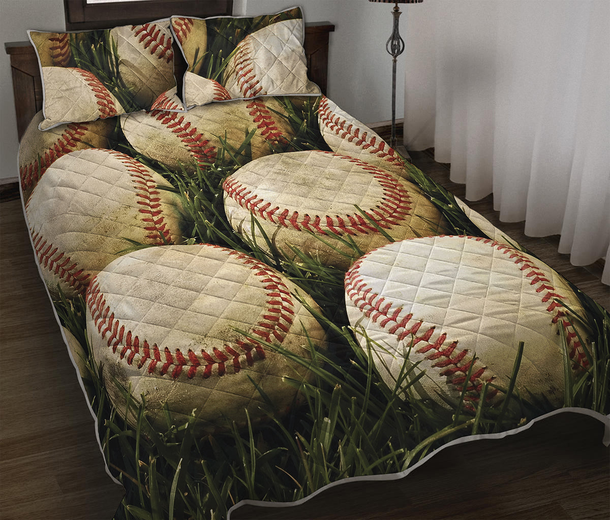 Baseballs On Field Print Quilt Bed Set