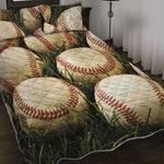 Baseballs On Field Print Quilt Bed Set