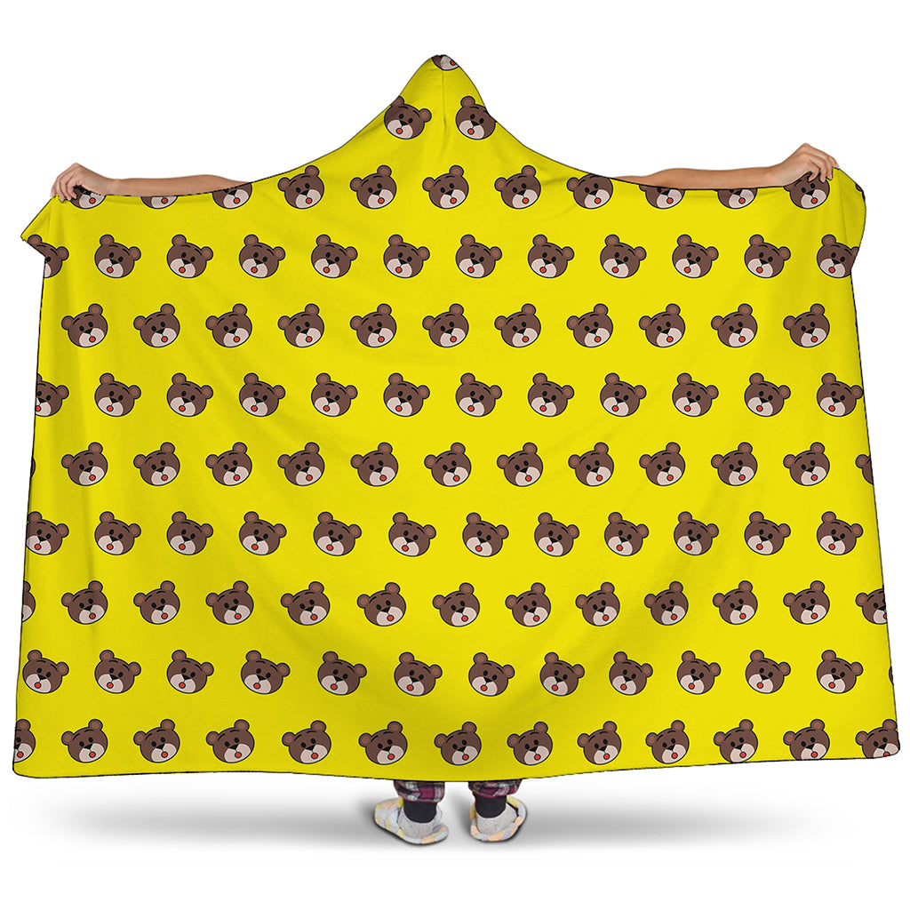 Bear Emoji Pattern Print Hooded Blanket