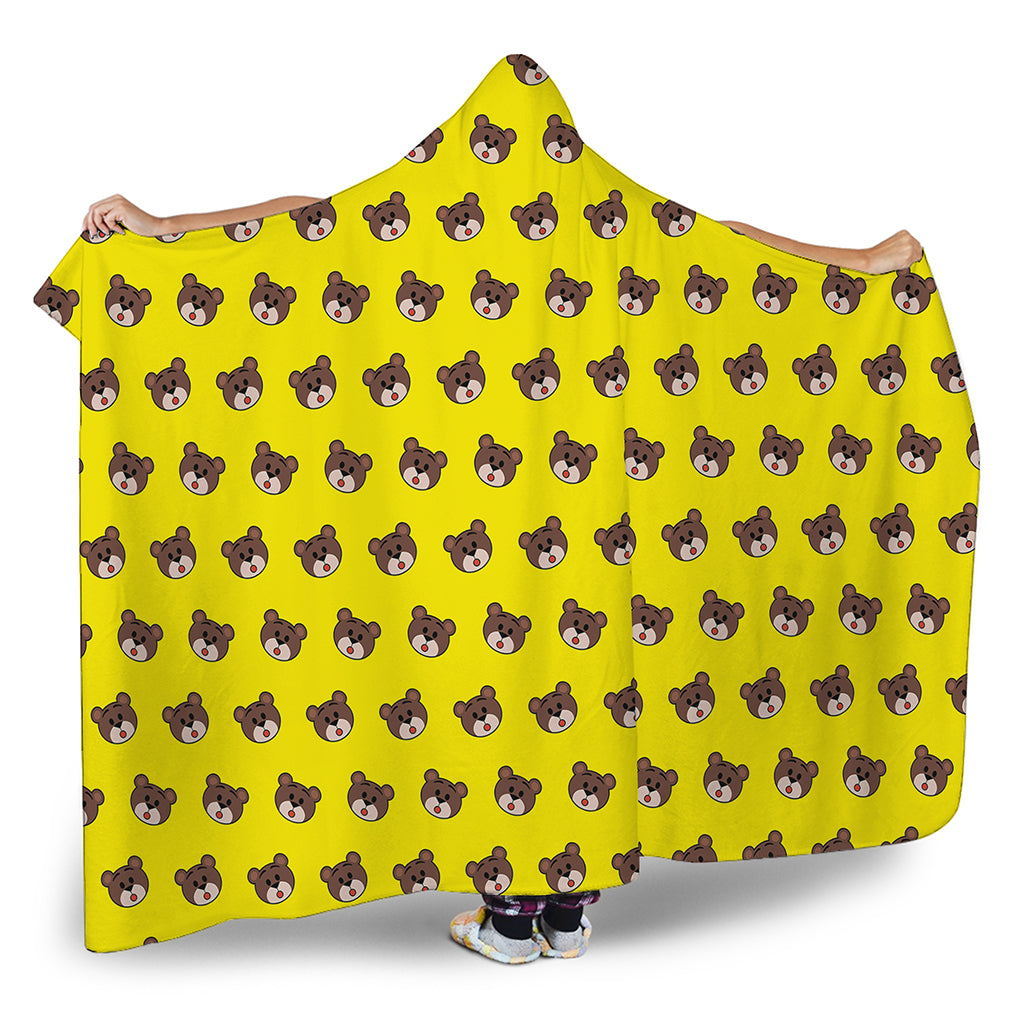 Bear Emoji Pattern Print Hooded Blanket