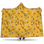 Bee Drawing Pattern Print Hooded Blanket