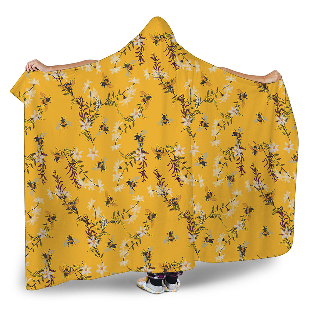 Bee Drawing Pattern Print Hooded Blanket