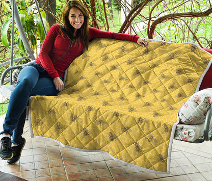 Bee Honeycomb Pattern Print Quilt
