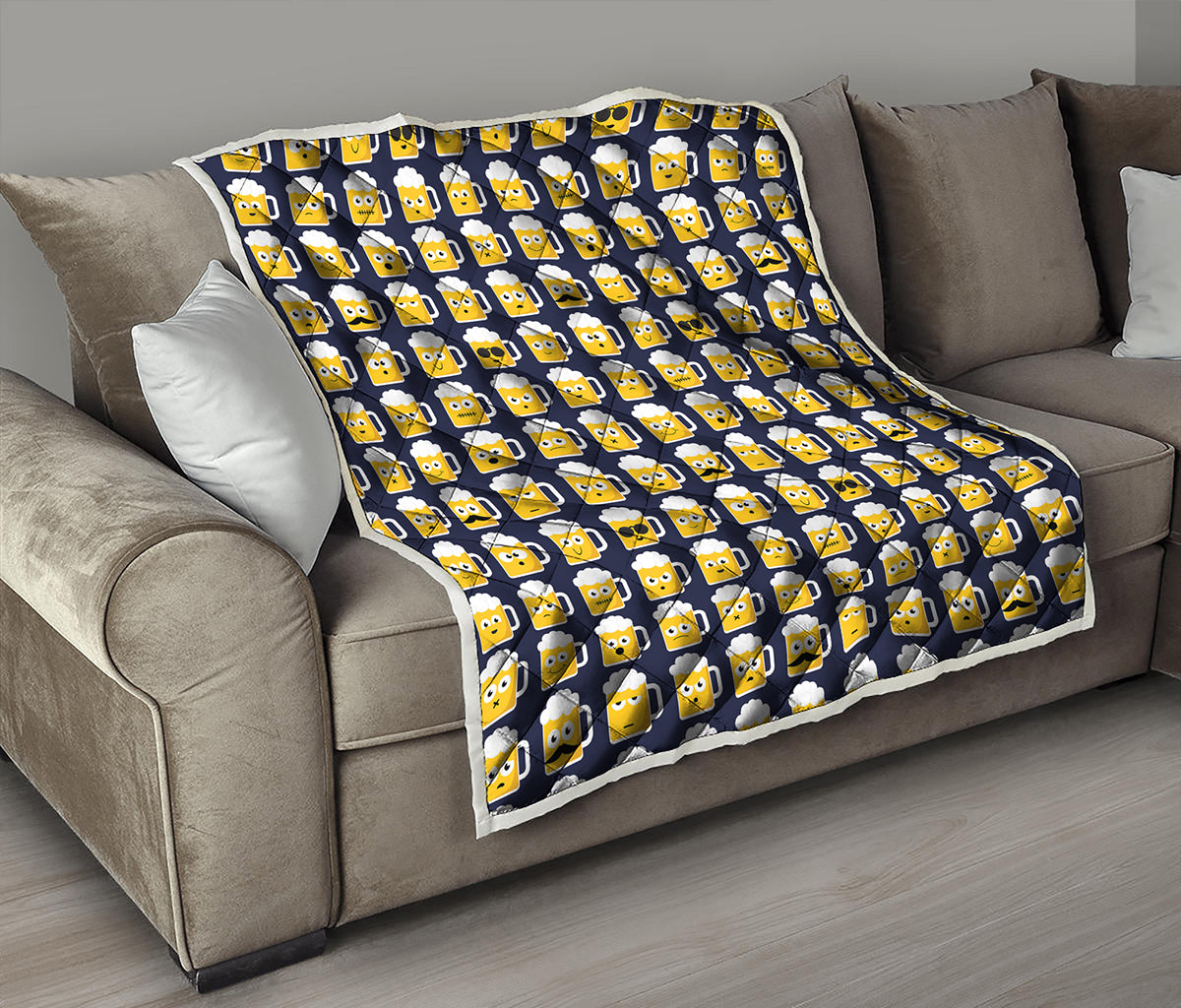 Beer Emoji Pattern Print Quilt