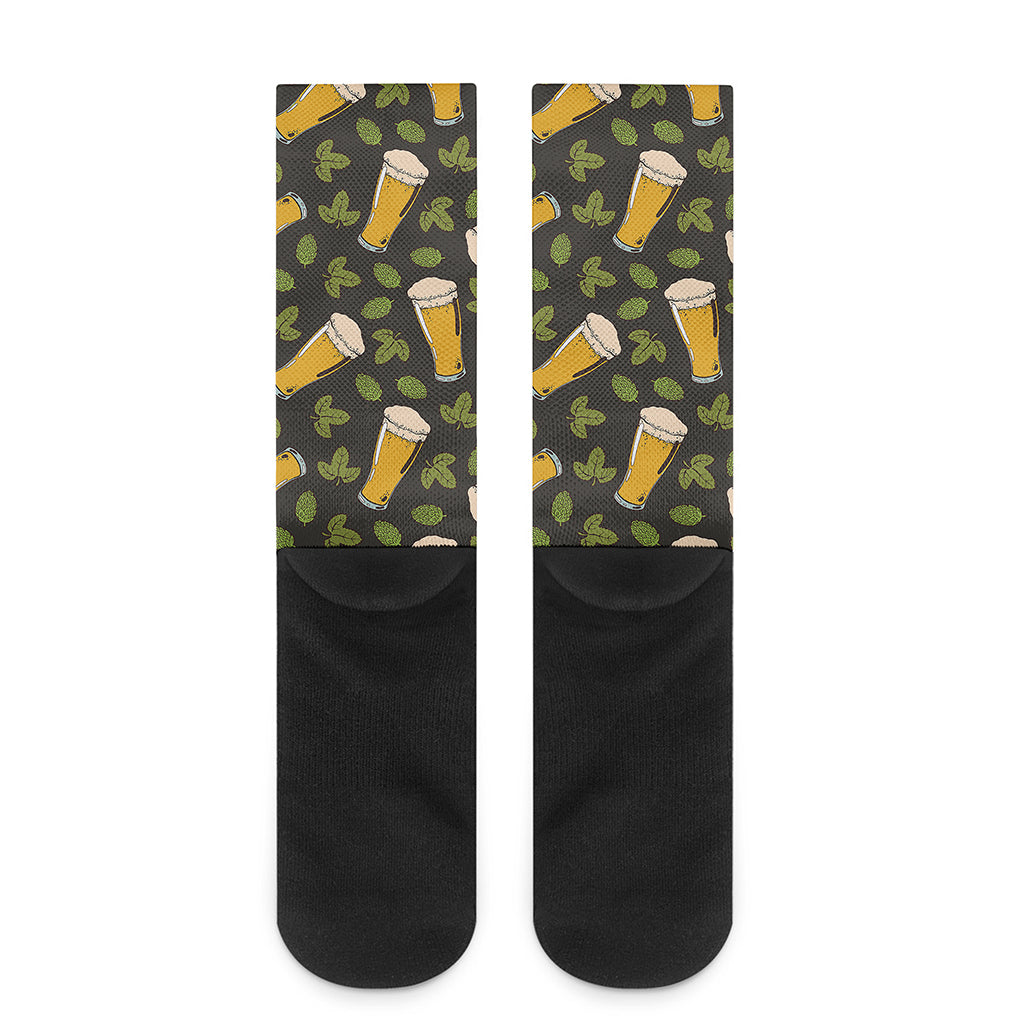 Beer Hop Cone And Leaf Pattern Print Crew Socks