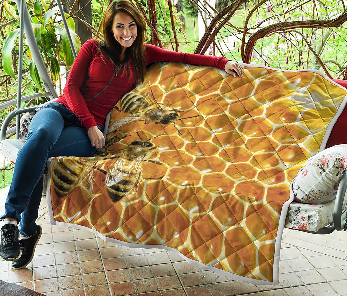 Bees And Honeycomb Print Quilt