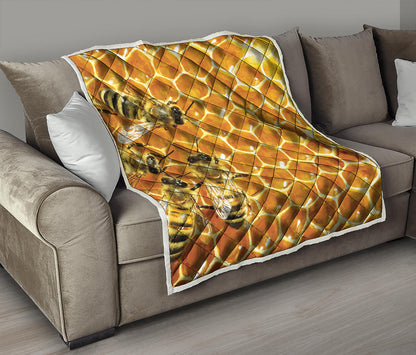 Bees And Honeycomb Print Quilt