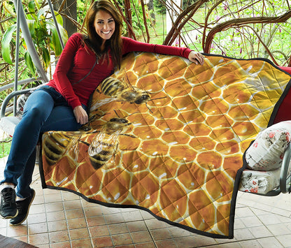 Bees And Honeycomb Print Quilt