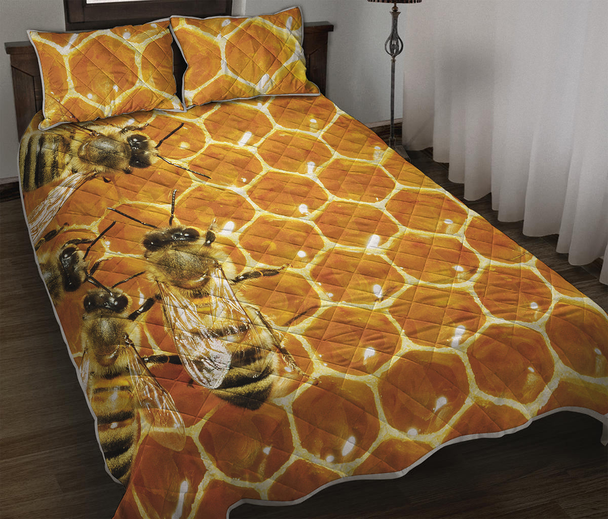Bees And Honeycomb Print Quilt Bed Set