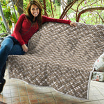 Beige And White Knitted Pattern Print Quilt