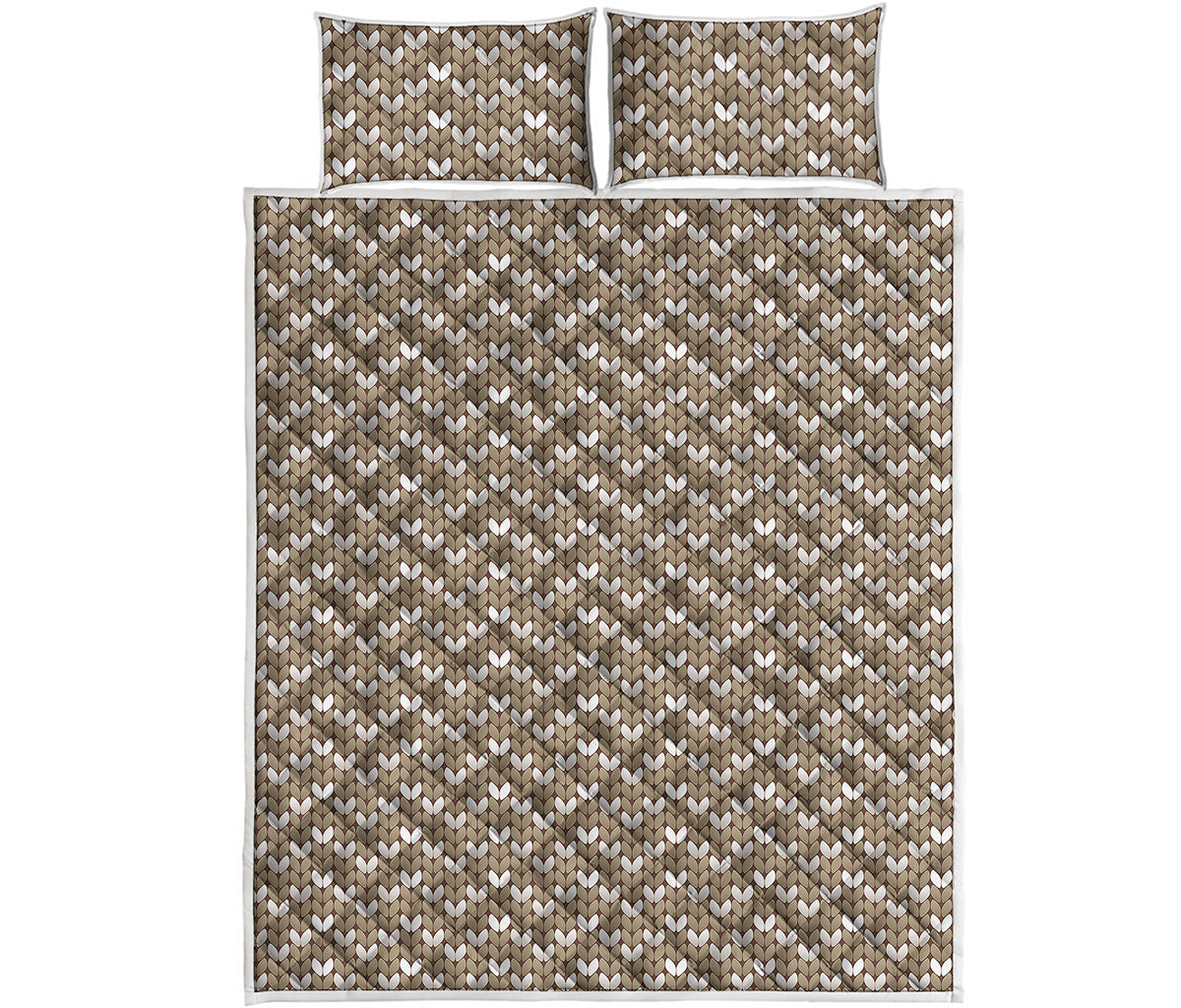 Beige And White Knitted Pattern Print Quilt Bed Set