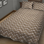 Beige And White Knitted Pattern Print Quilt Bed Set
