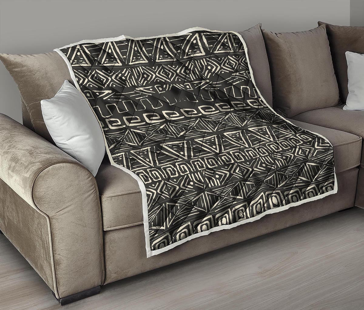Beige Aztec Pattern Print Quilt
