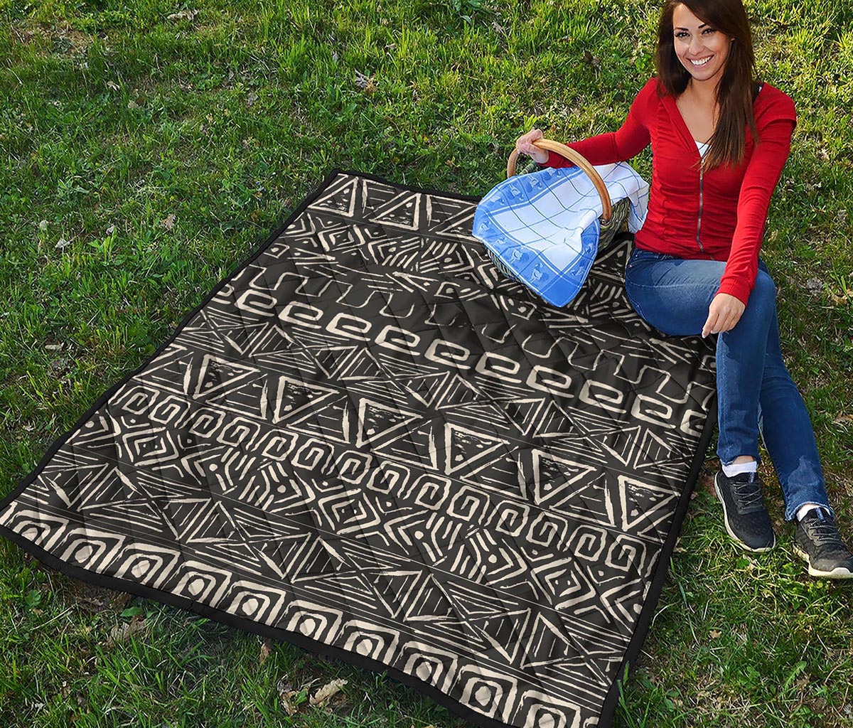Beige Aztec Pattern Print Quilt