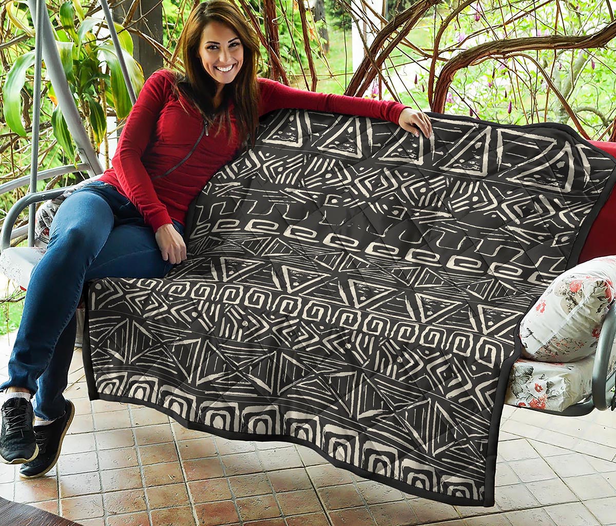 Beige Aztec Pattern Print Quilt