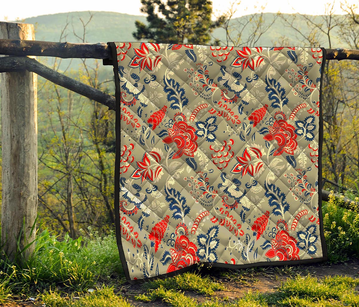 Beige Bohemian Floral Pattern Print Quilt