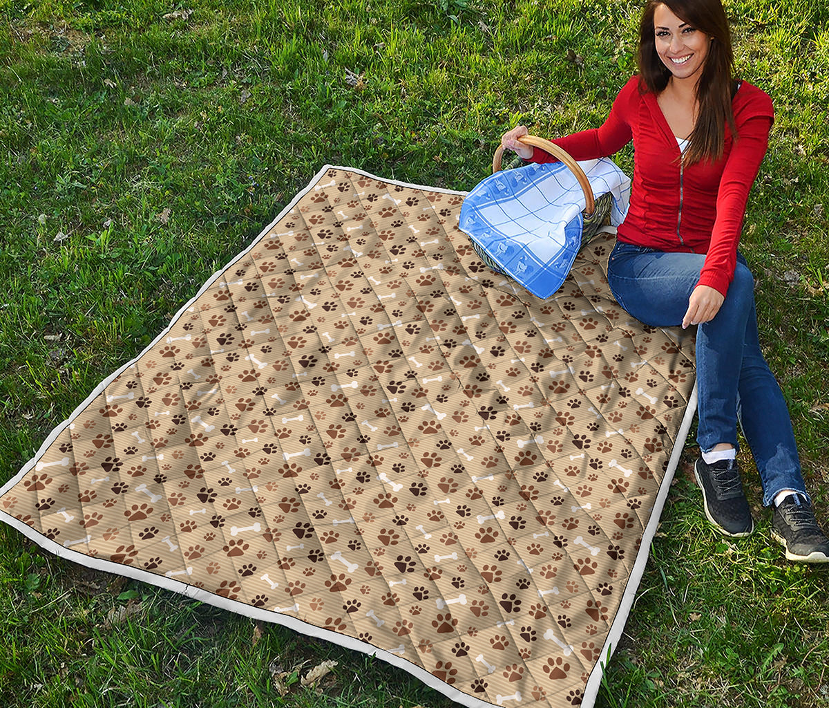 Beige Paw And Bone Pattern Print Quilt