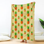 Beige Watercolor Pineapple Pattern Print Blanket