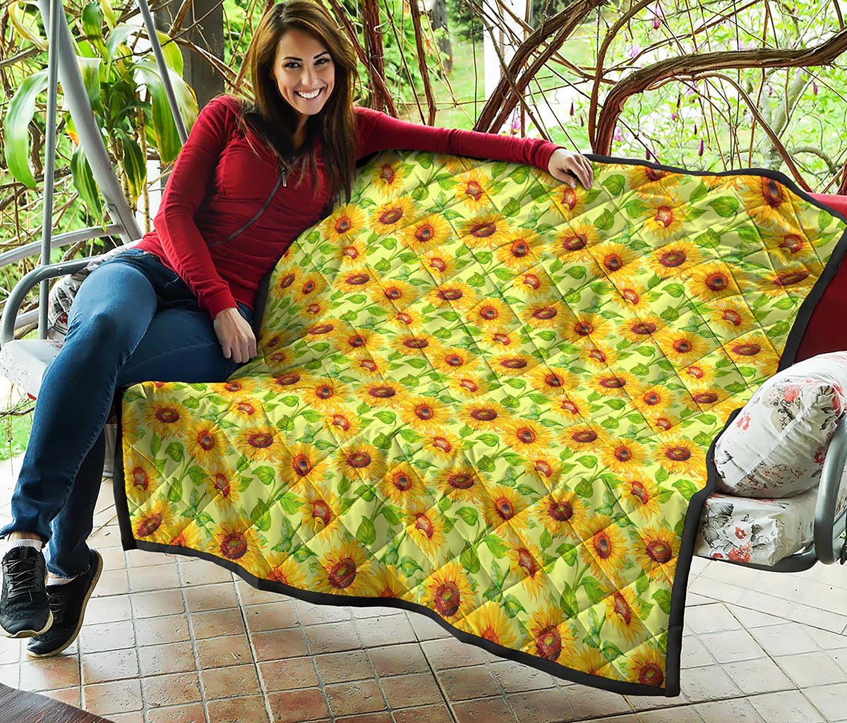 Beige Watercolor Sunflower Pattern Print Quilt