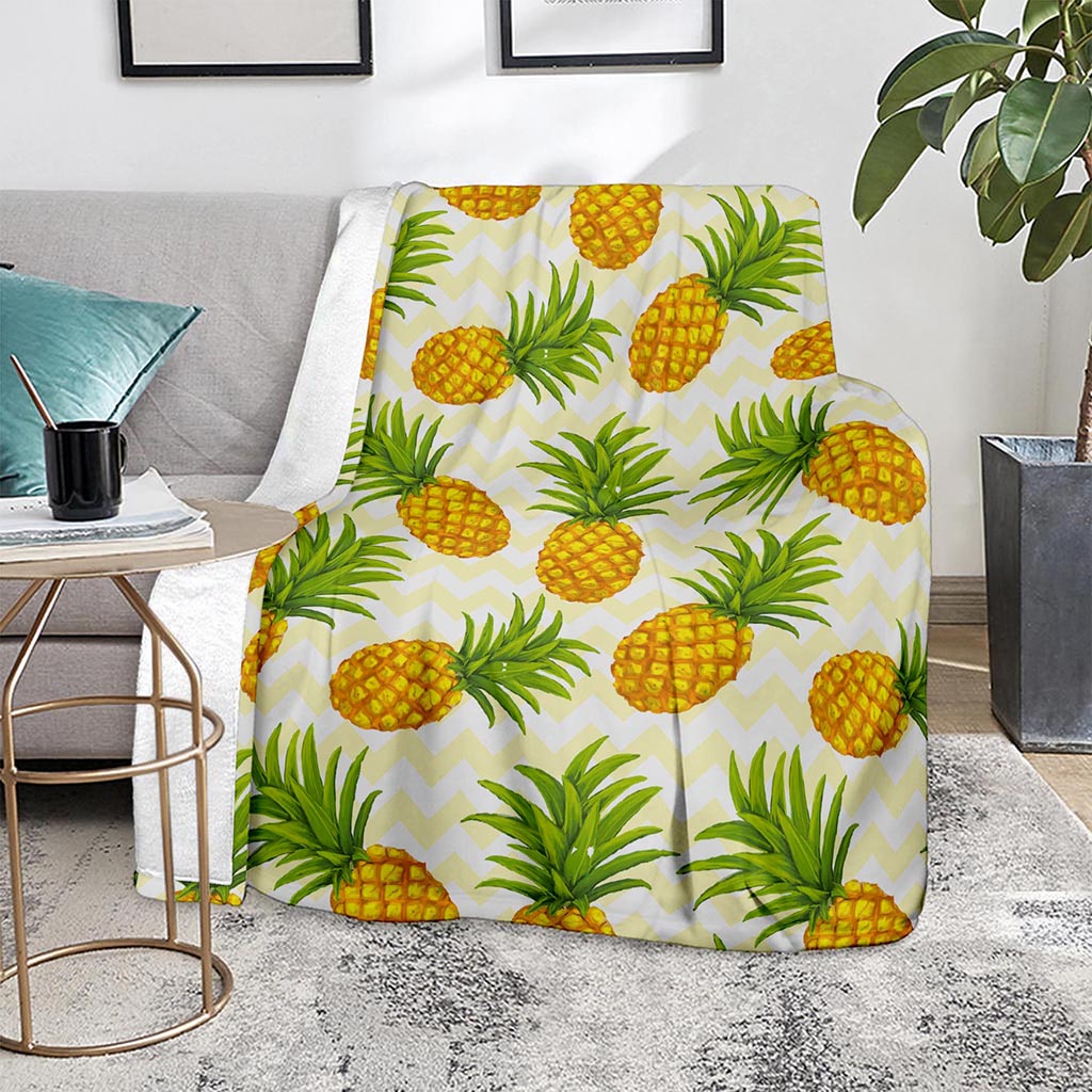 Beige Zig Zag Pineapple Pattern Print Blanket