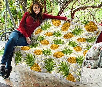 Beige Zig Zag Pineapple Pattern Print Quilt