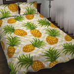 Beige Zig Zag Pineapple Pattern Print Quilt Bed Set