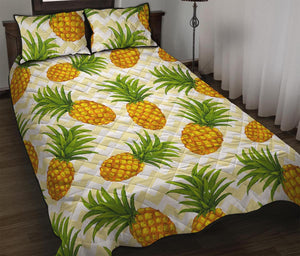 Beige Zig Zag Pineapple Pattern Print Quilt Bed Set