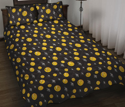 Bitcoin And Ethereum Pattern Print Quilt Bed Set