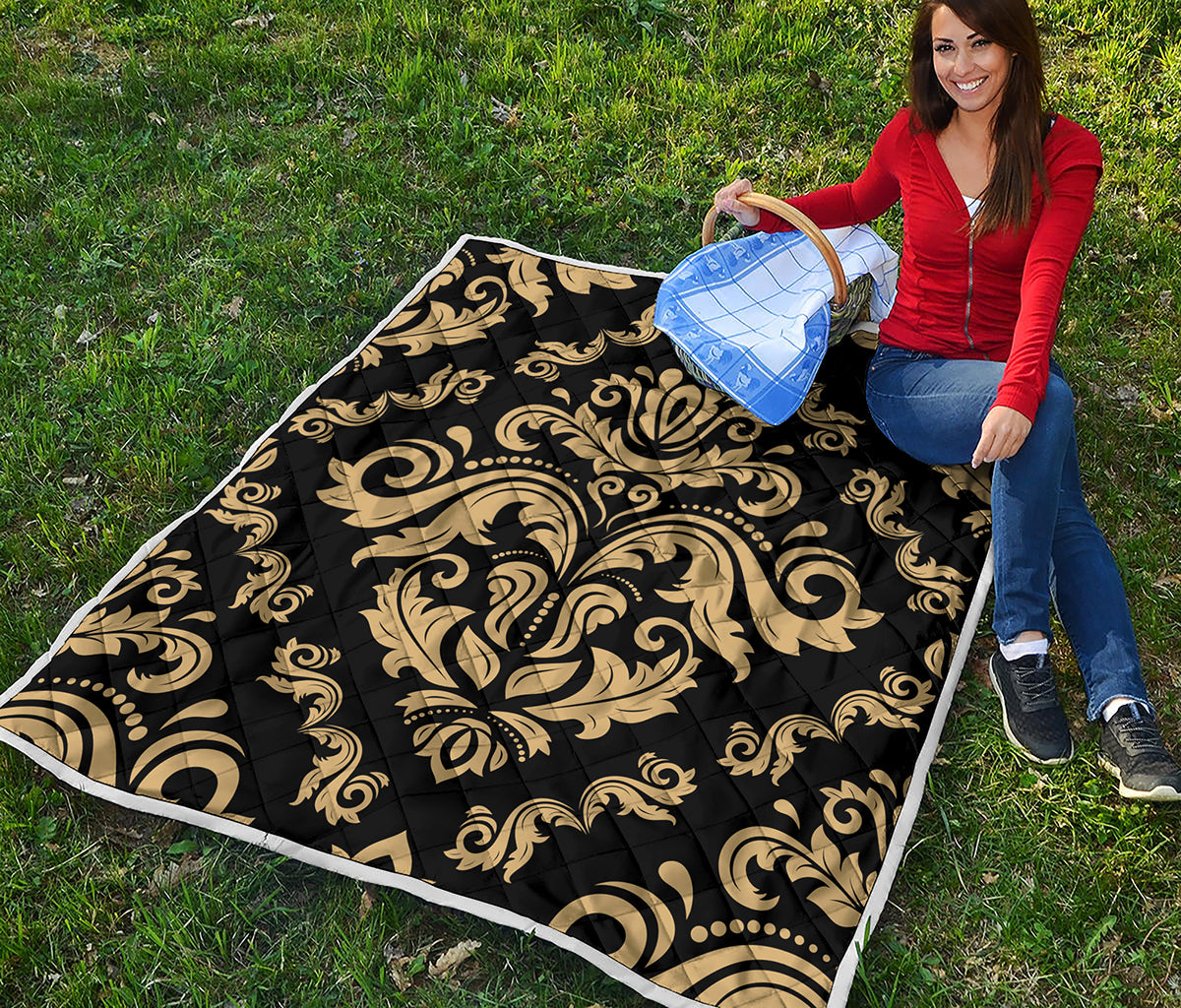 Black And Beige Damask Pattern Print Quilt