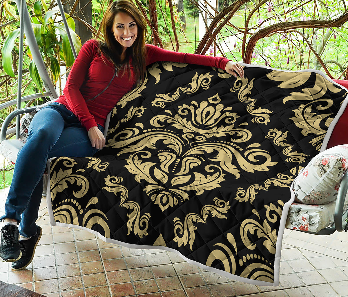 Black And Beige Damask Pattern Print Quilt
