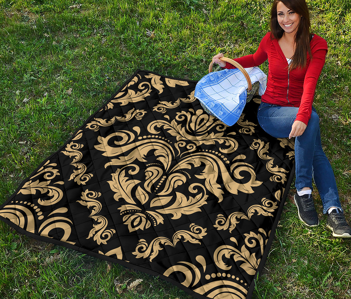 Black And Beige Damask Pattern Print Quilt