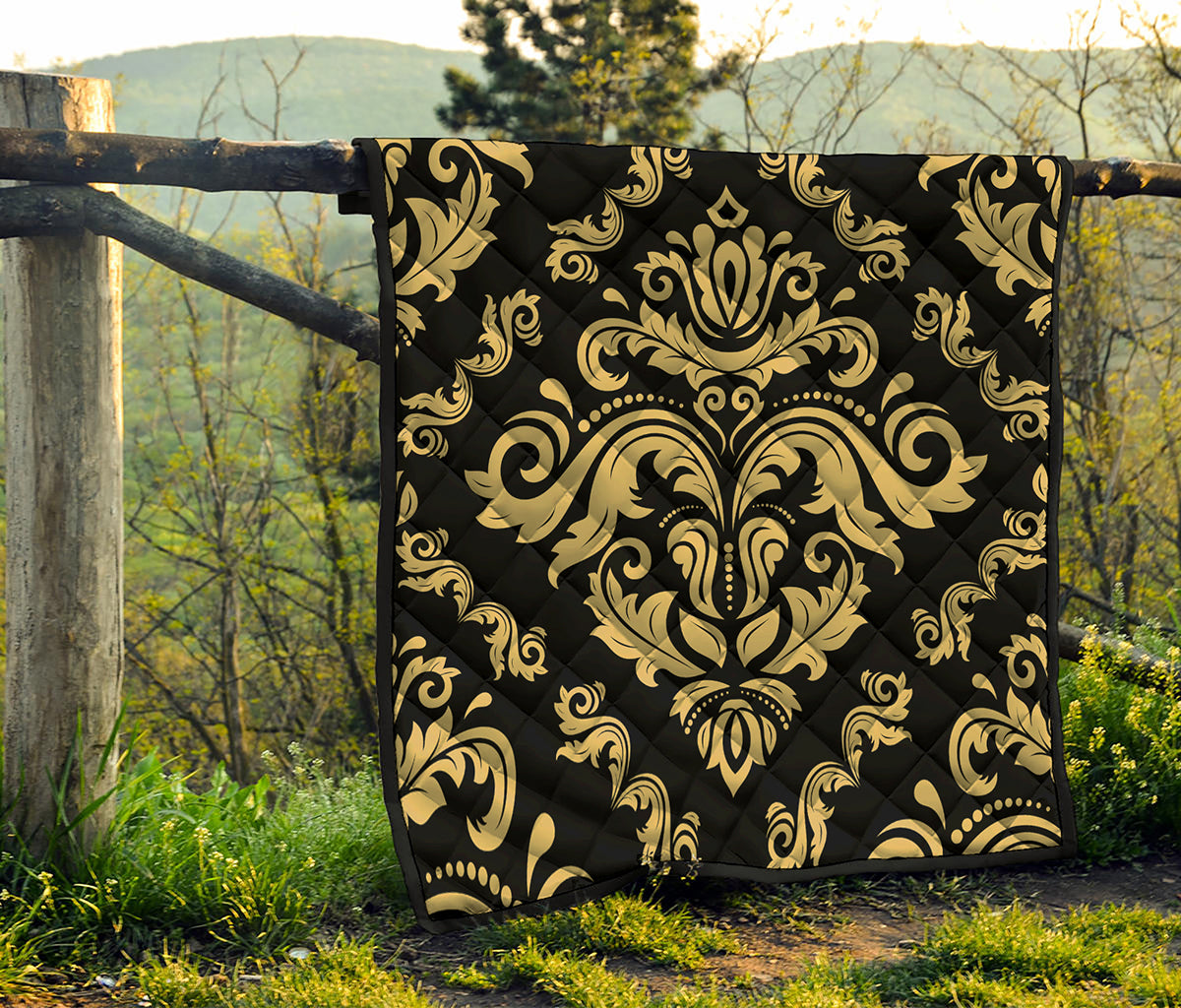 Black And Beige Damask Pattern Print Quilt