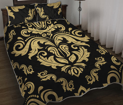 Black And Beige Damask Pattern Print Quilt Bed Set