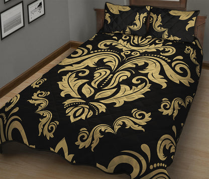 Black And Beige Damask Pattern Print Quilt Bed Set