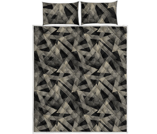 Black And Beige Geometric Triangle Print Quilt Bed Set