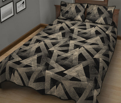Black And Beige Geometric Triangle Print Quilt Bed Set