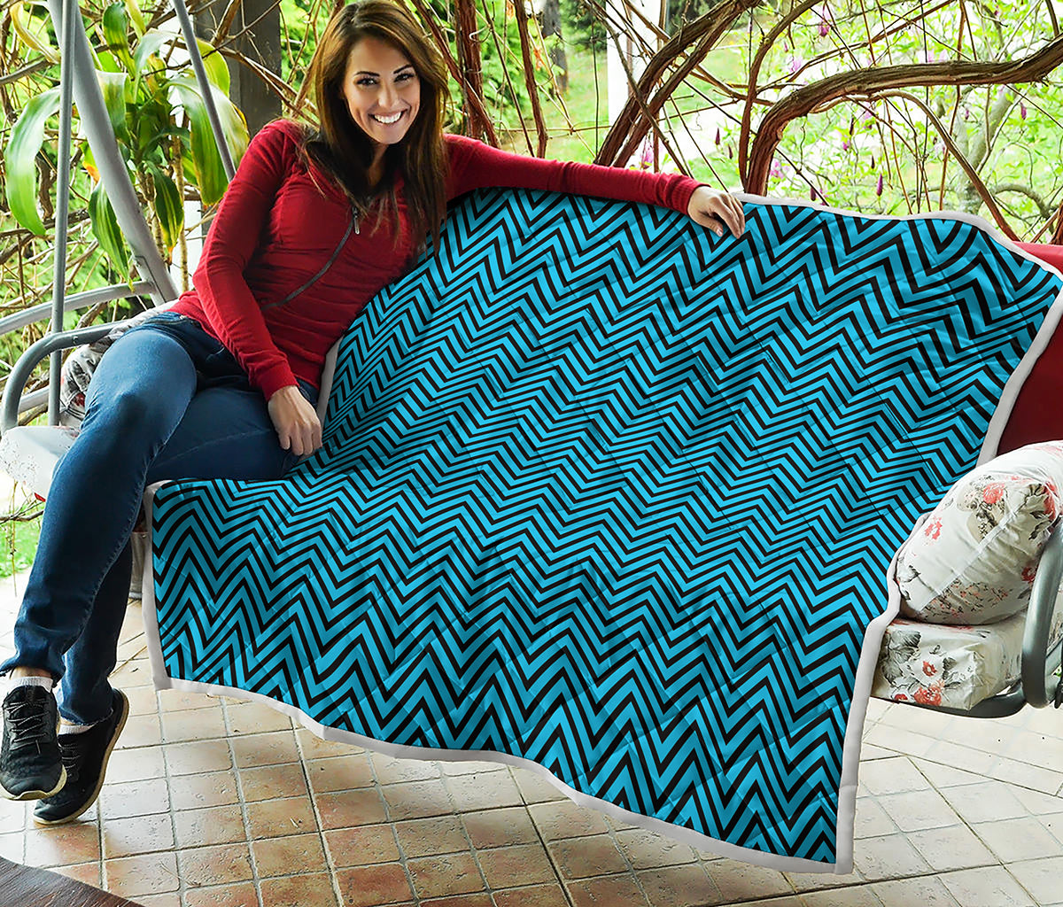 Black And Blue Chevron Pattern Print Quilt
