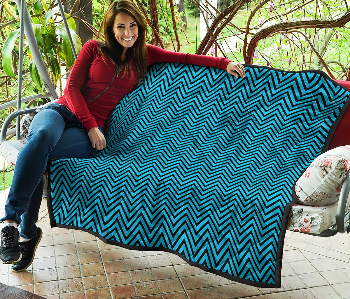 Black And Blue Chevron Pattern Print Quilt