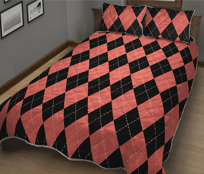 Black And Coral Argyle Pattern Print Quilt Bed Set