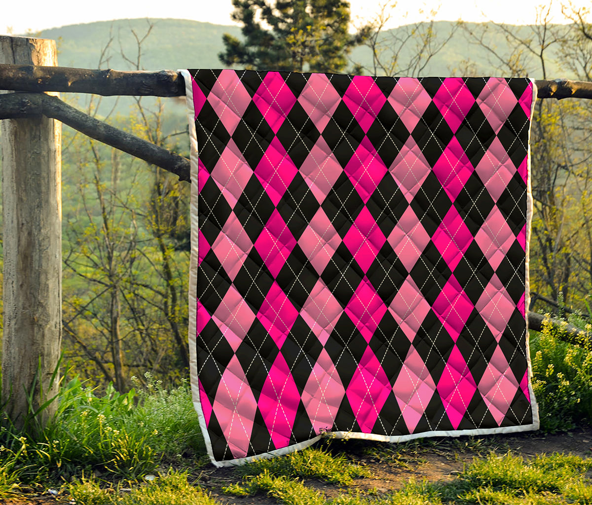 Black And Deep Pink Argyle Pattern Print Quilt