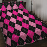 Black And Deep Pink Argyle Pattern Print Quilt Bed Set