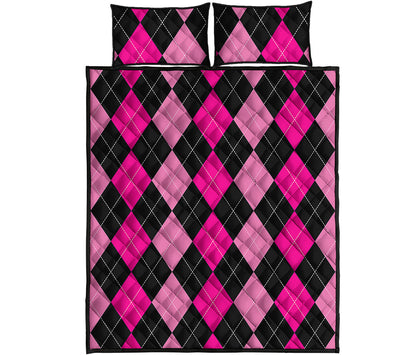 Black And Deep Pink Argyle Pattern Print Quilt Bed Set