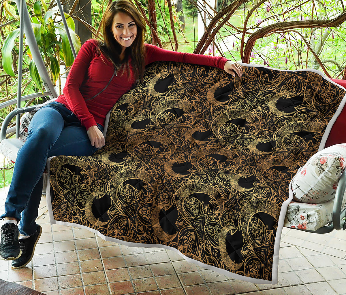 Black And Gold Celestial Pattern Print Quilt