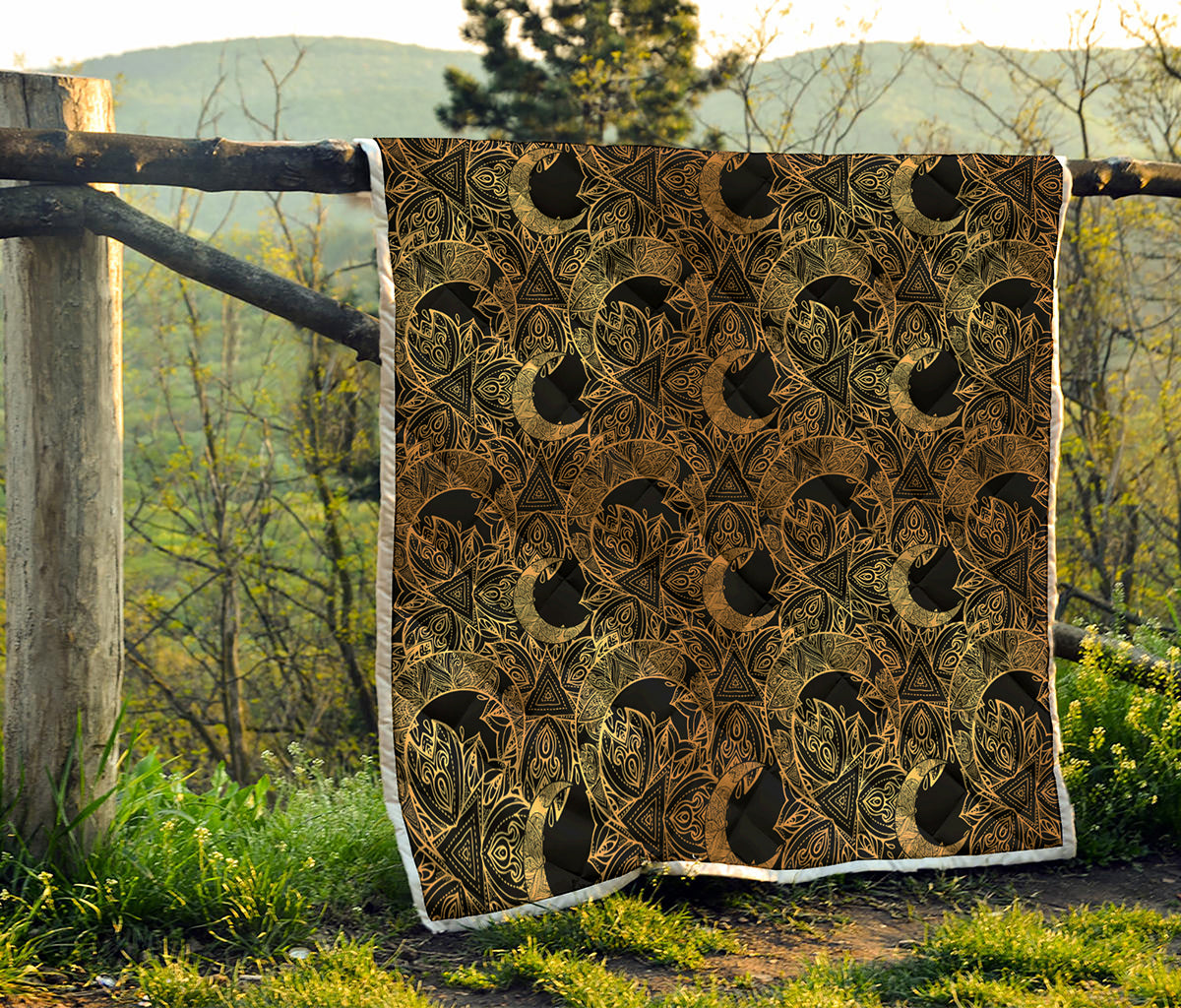 Black And Gold Celestial Pattern Print Quilt