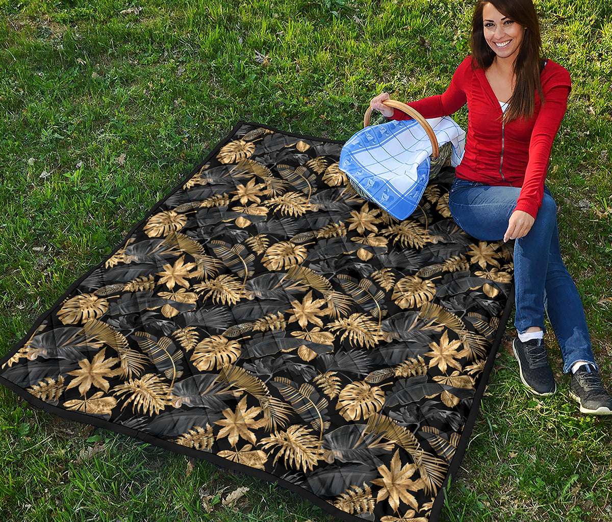 Black And Gold Tropical Pattern Print Quilt