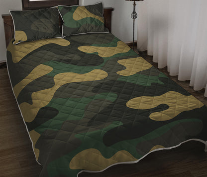 Black And Green Camouflage Print Quilt Bed Set
