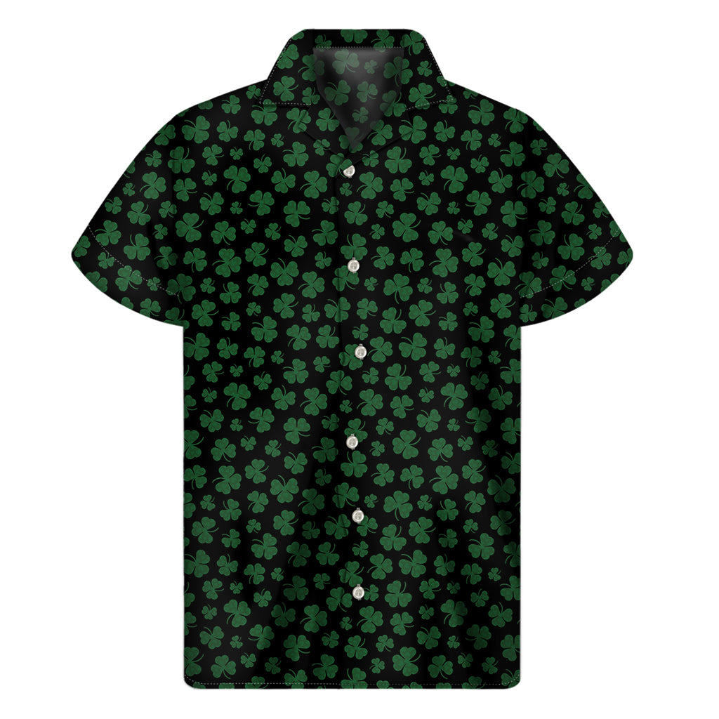 Black And Green Shamrock Pattern Print Men's Short Sleeve Shirt